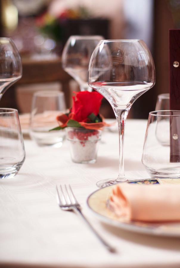 Logis Hotel Le Cor D'Argent Ngoại thất bức ảnh